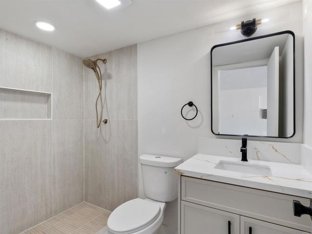 28148 Mountain Meadow Road, Escondido, CA 92026