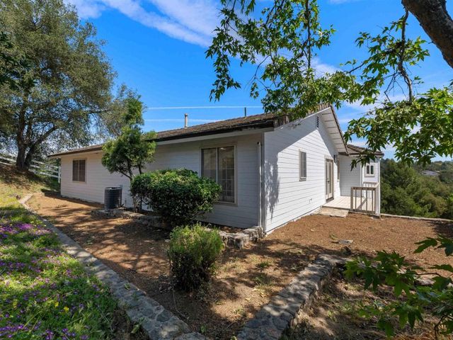 28148 Mountain Meadow Road, Escondido, CA 92026