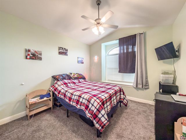 2911 SW Whitney AVE, Topeka, KS 66614