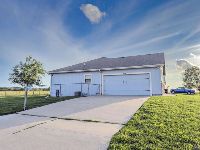 2911 SW Whitney AVE, Topeka, KS 66614