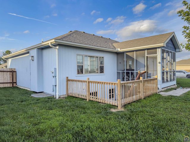 2911 SW Whitney AVE, Topeka, KS 66614