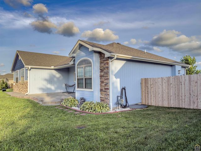 2911 SW Whitney AVE, Topeka, KS 66614