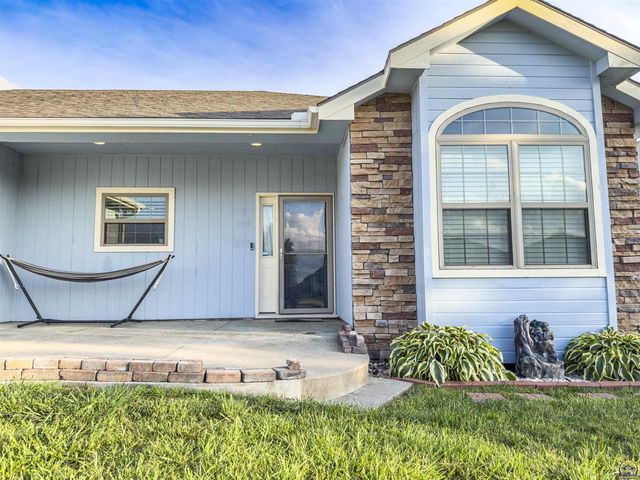 2911 SW Whitney AVE, Topeka, KS 66614
