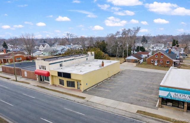 3168 Fort Street, Lincoln Park, MI 48146