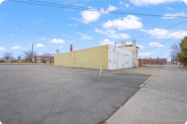 3168 Fort Street, Lincoln Park, MI 48146