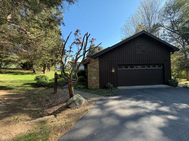 12340 N Cedarwood Drive, Mooresville, IN 46158
