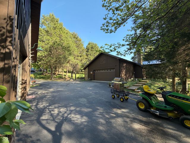 12340 N Cedarwood Drive, Mooresville, IN 46158