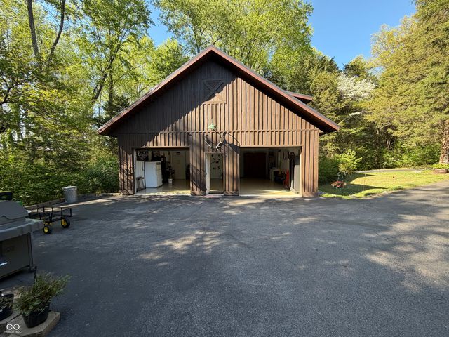 12340 N Cedarwood Drive, Mooresville, IN 46158