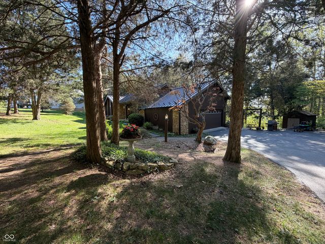 12340 N Cedarwood Drive, Mooresville, IN 46158