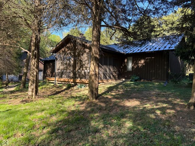 12340 N Cedarwood Drive, Mooresville, IN 46158