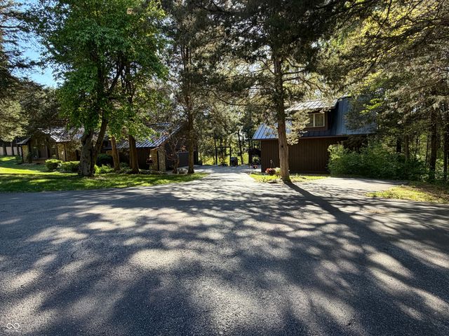 12340 N Cedarwood Drive, Mooresville, IN 46158