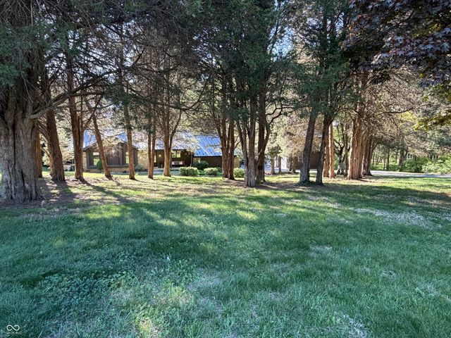 12340 N Cedarwood Drive, Mooresville, IN 46158