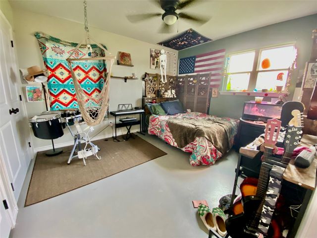 712 Vz County Road 3510, Wills Point, TX 75169