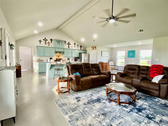 712 Vz County Road 3510, Wills Point, TX 75169