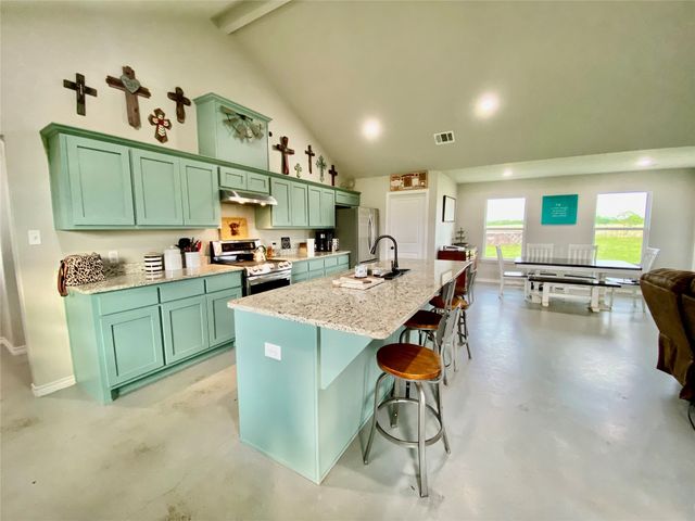 712 Vz County Road 3510, Wills Point, TX 75169