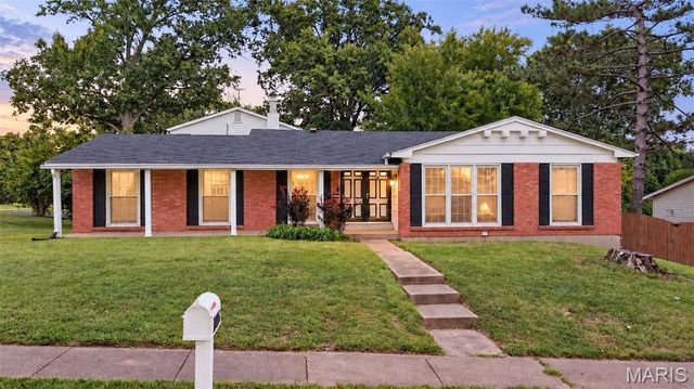 11695 Chandellay Drive, St Louis, MO 63146