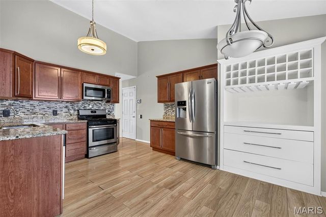 11695 Chandellay Drive, St Louis, MO 63146