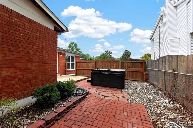 11695 Chandellay Drive, St Louis, MO 63146