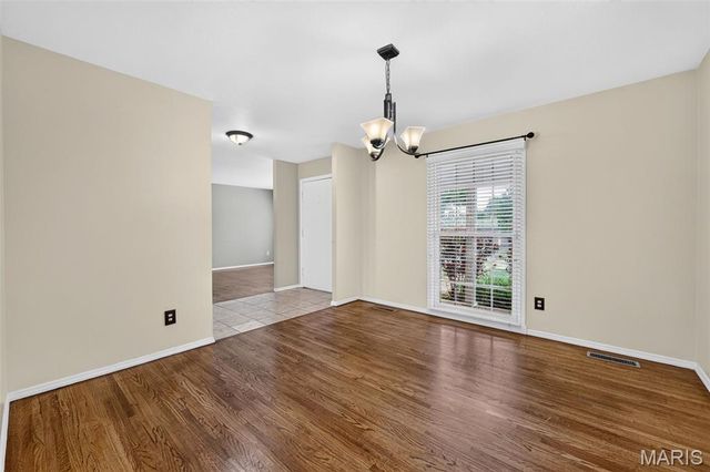 11695 Chandellay Drive, St Louis, MO 63146
