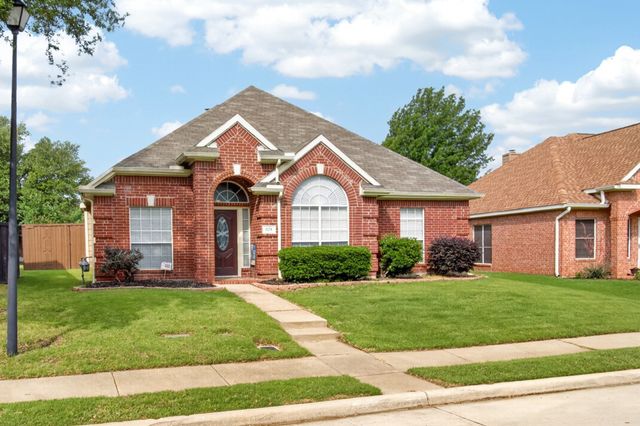 824 High Meadow Court, Lewisville, TX 75077