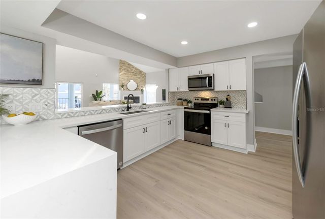 6015 BAREFOOT COURT, New Port Richey, FL 34652