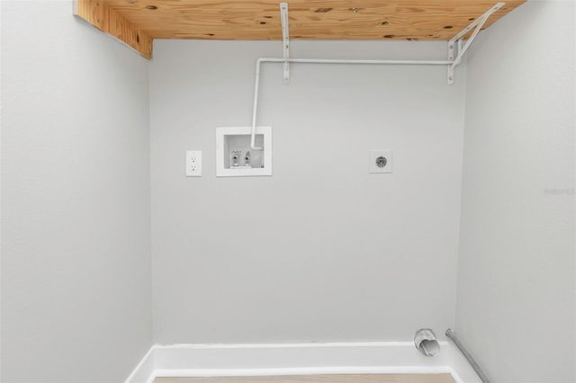 6015 BAREFOOT COURT, New Port Richey, FL 34652