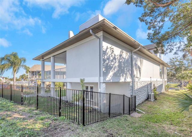 6015 BAREFOOT COURT, New Port Richey, FL 34652