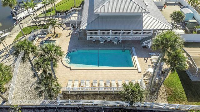 6015 BAREFOOT COURT, New Port Richey, FL 34652