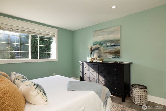 18912 SE 46th Way, Issaquah, WA 98027