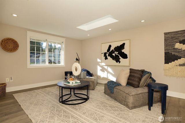 18912 SE 46th Way, Issaquah, WA 98027