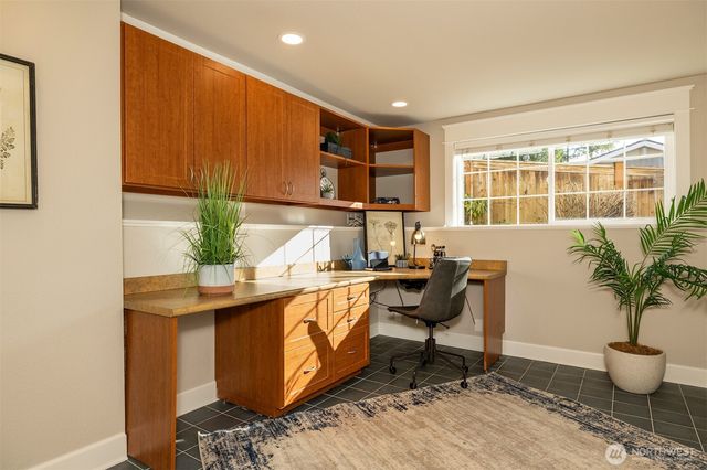 18912 SE 46th Way, Issaquah, WA 98027