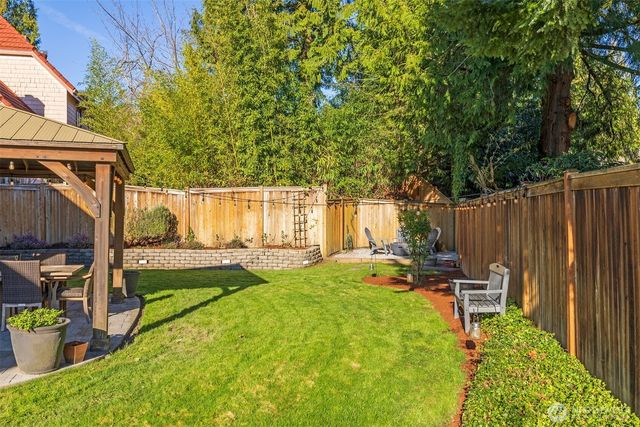 18912 SE 46th Way, Issaquah, WA 98027