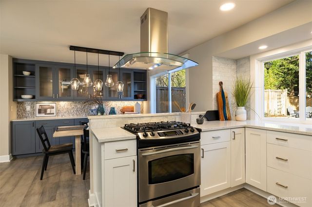 18912 SE 46th Way, Issaquah, WA 98027