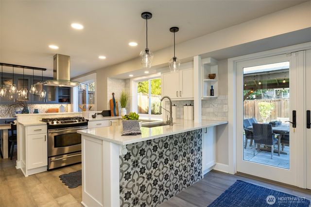 18912 SE 46th Way, Issaquah, WA 98027