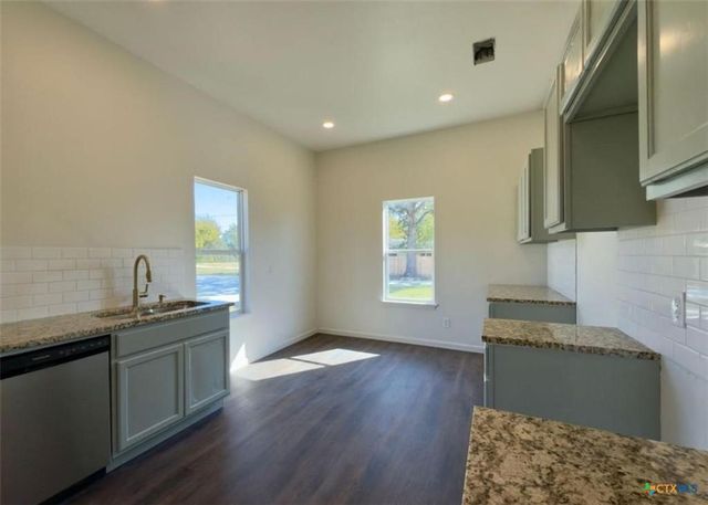 3633 Katy, Ross, TX 76640