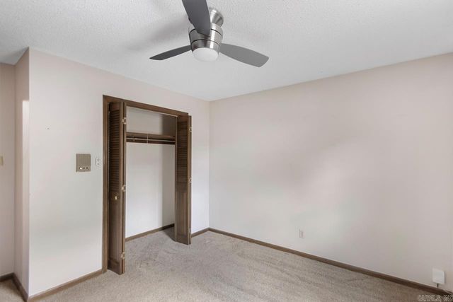 9460 Robin Ln, Sherwood, AR 72120