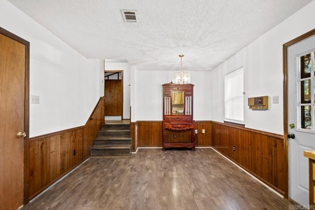 9460 Robin Ln, Sherwood, AR 72120