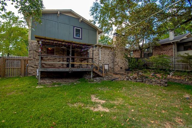 9460 Robin Ln, Sherwood, AR 72120