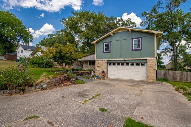 9460 Robin Ln, Sherwood, AR 72120