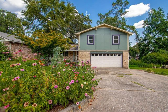 9460 Robin Ln, Sherwood, AR 72120