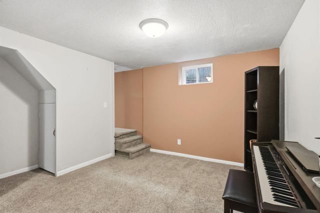 992 McLean Avenue, Saint Paul, MN 55106