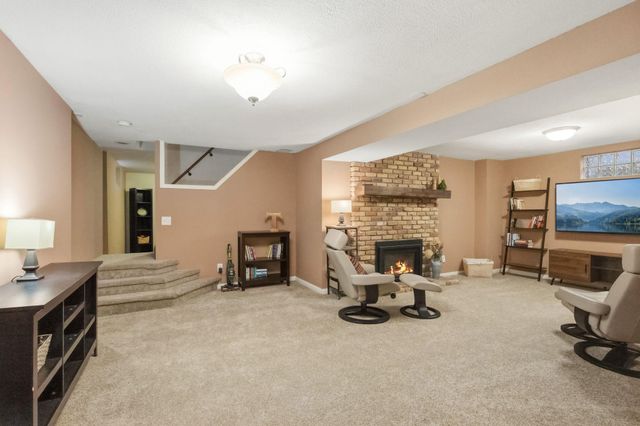 992 McLean Avenue, Saint Paul, MN 55106
