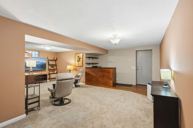 992 McLean Avenue, Saint Paul, MN 55106