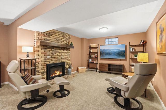 992 McLean Avenue, Saint Paul, MN 55106