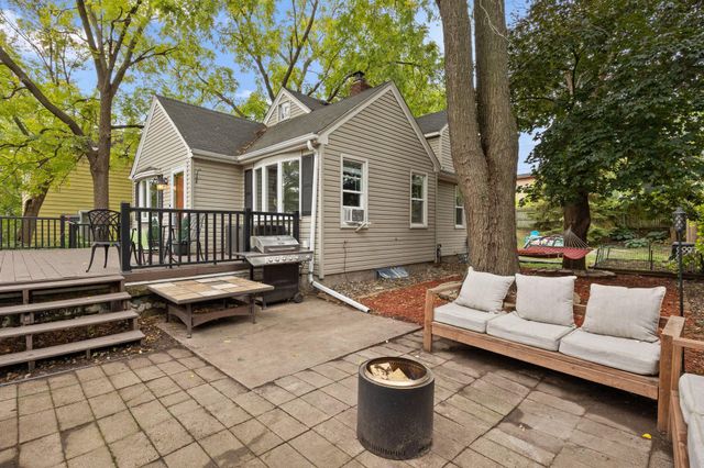 992 McLean Avenue, Saint Paul, MN 55106