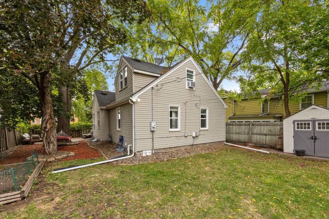 992 McLean Avenue, Saint Paul, MN 55106