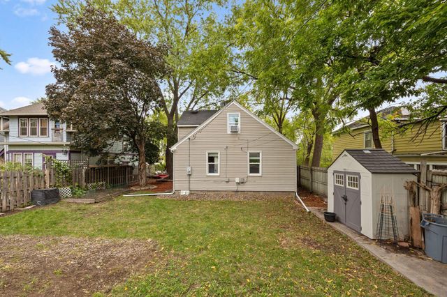 992 McLean Avenue, Saint Paul, MN 55106