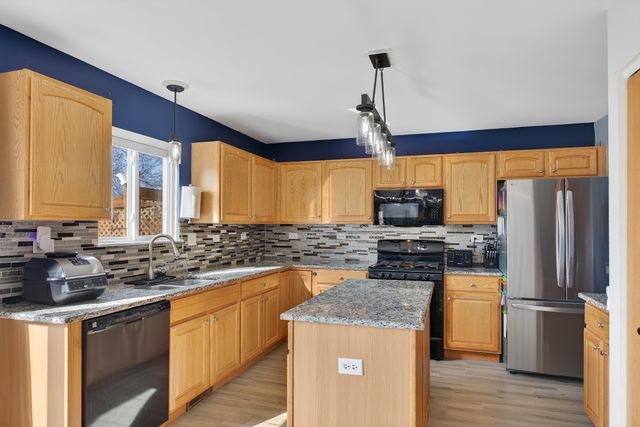 3504 BOYER Lane, Plano, IL 60545