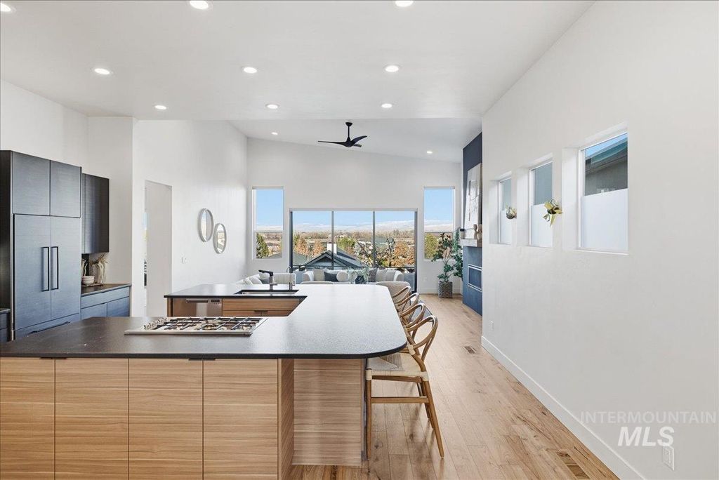 764 E Ashbourne Lane, Eagle, ID 83616 photo 4