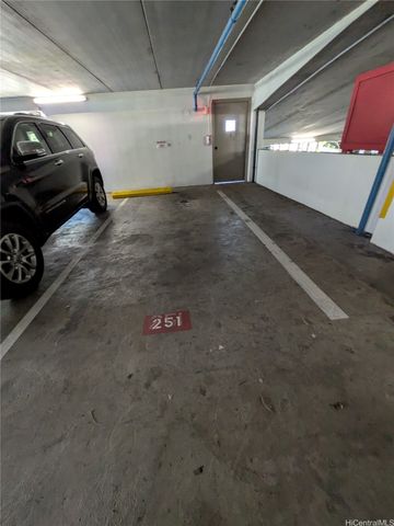 1212 Punahou Street 1206, Honolulu, HI 96826